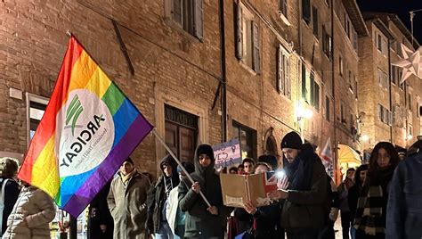 Vittime della transfobia, uccisi dalla società. Il corteo per il Tdor ...